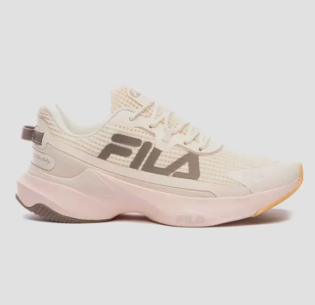 Tênis Fila em tons de creme e rosa-claro, visto de lado